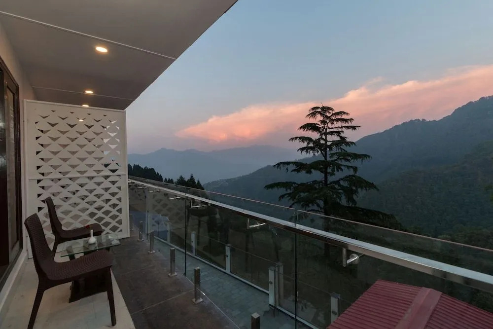 Hotel Seven Oaks