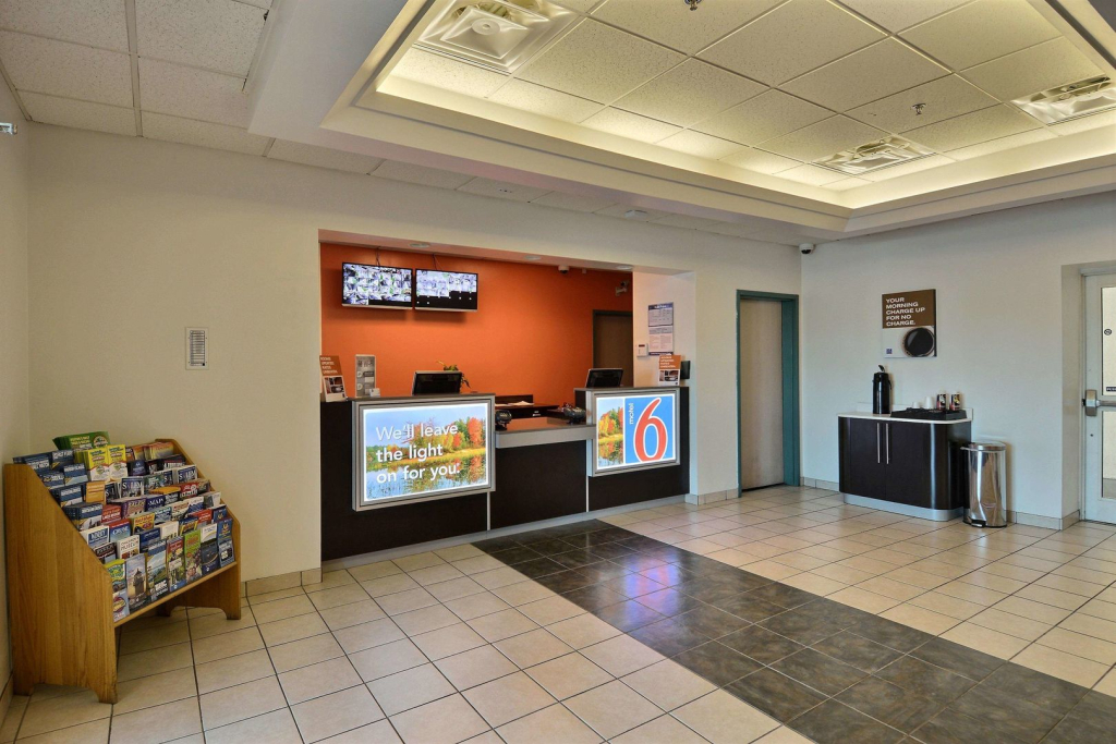 Motel 6-Tewksbury, MA - Boston