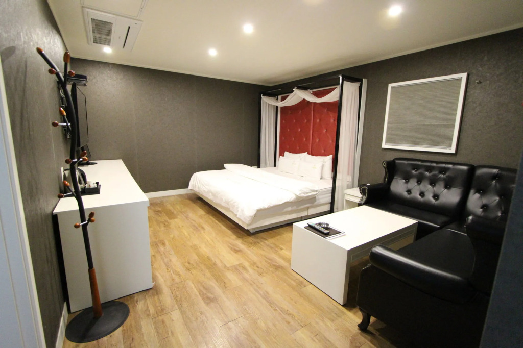 Hotel Louis.J