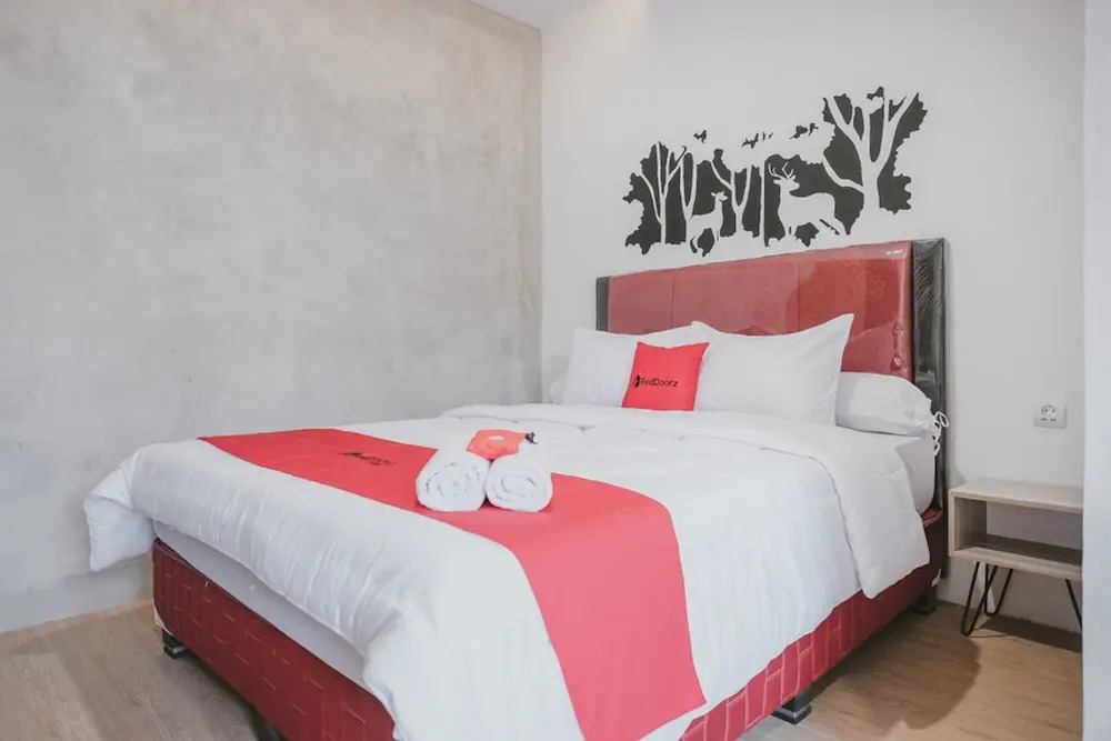 RedDoorz Plus Syariah near Universitas Lampung