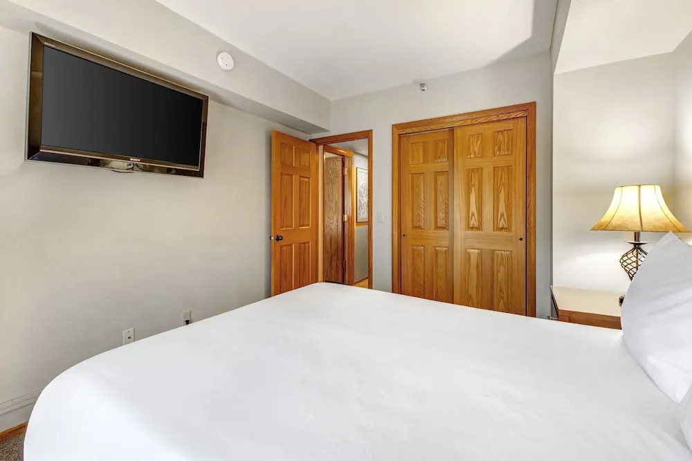 Park Station 247-1 1 Bedroom Condo by RedAwning