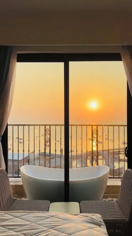 Marina Hillside Condotel