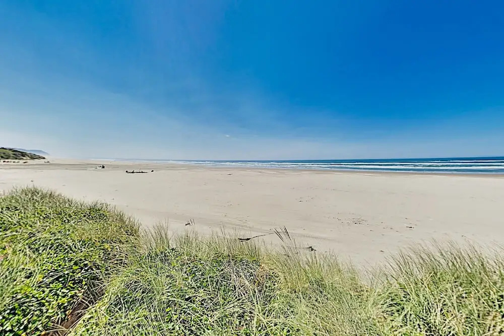 4612 SW Pacific Coast Hwy Home