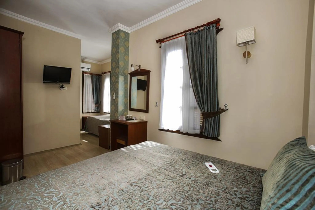 Castle Old Town Hotel