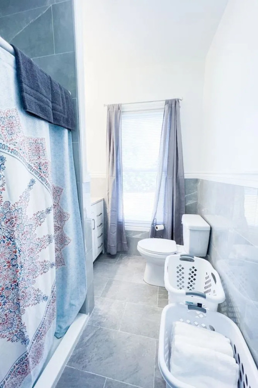 Group Friendly 6BR Near Aquarium & Niagara Falls