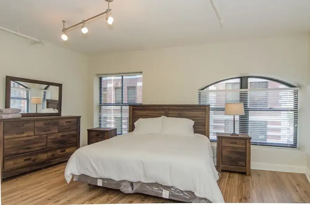 BOS002 2 Bedroom Apartment By Senstay