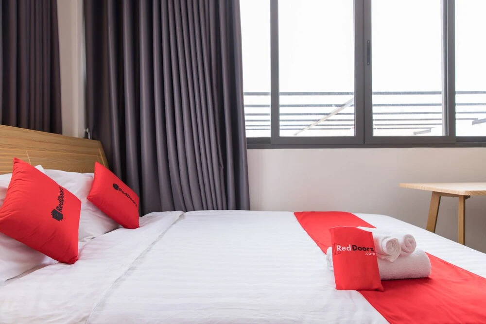 RedDoorz Premium near E-Town