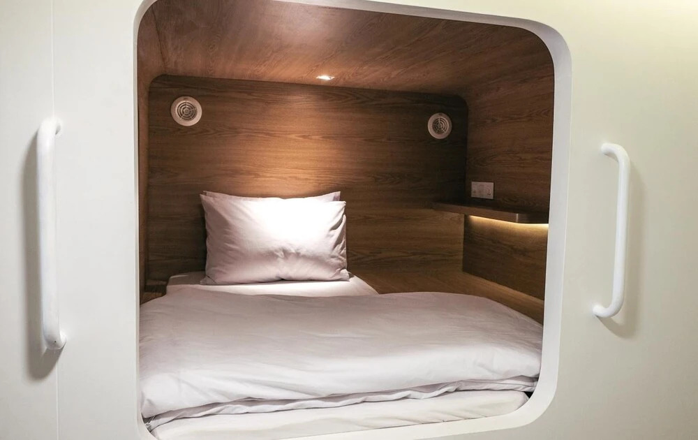 KINI Luxury Capsule - Hostel