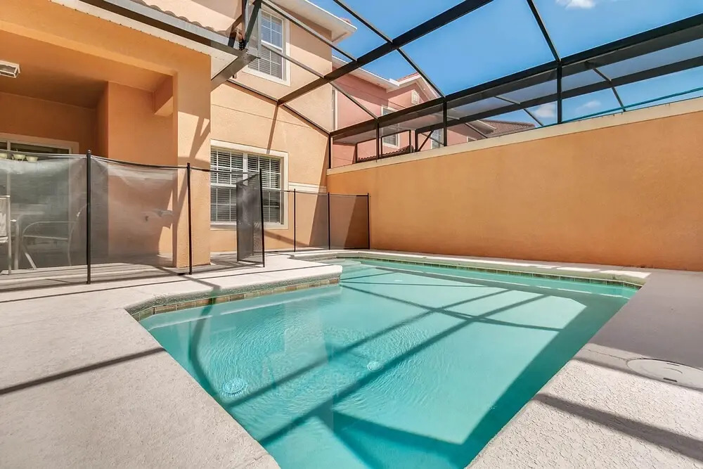 Paradise Palms 8976
