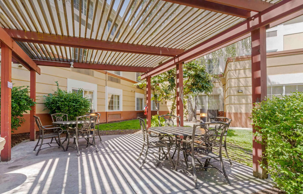 Extended Stay America Suites - Pleasanton - Chabot Dr
