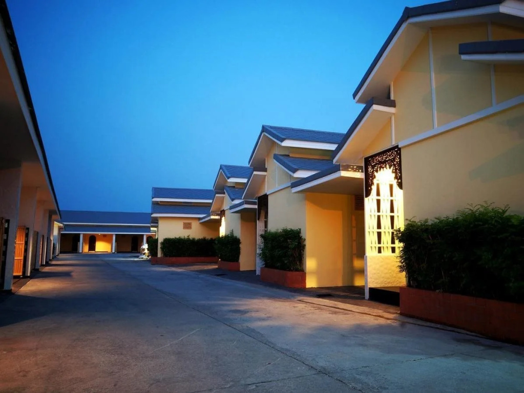Roses Hua Hin Hotel