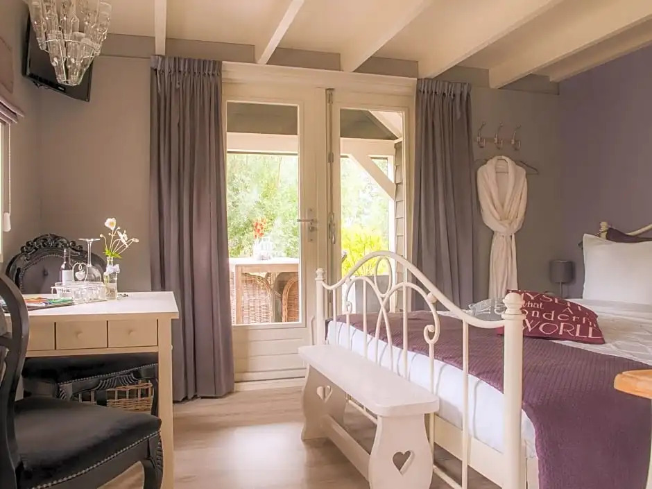 Bed & Breakfast De Schuur Inn