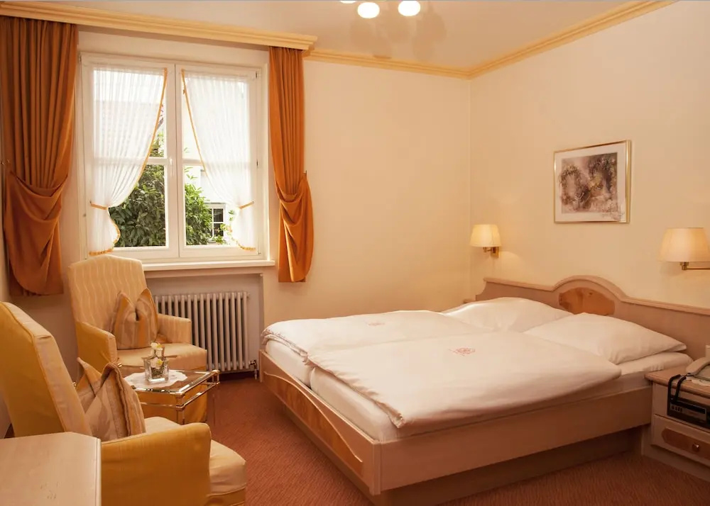 Hotel Zum weißen Stein
