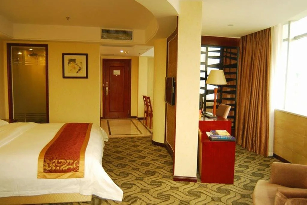 Luzhou Sotelinn Century Hotel