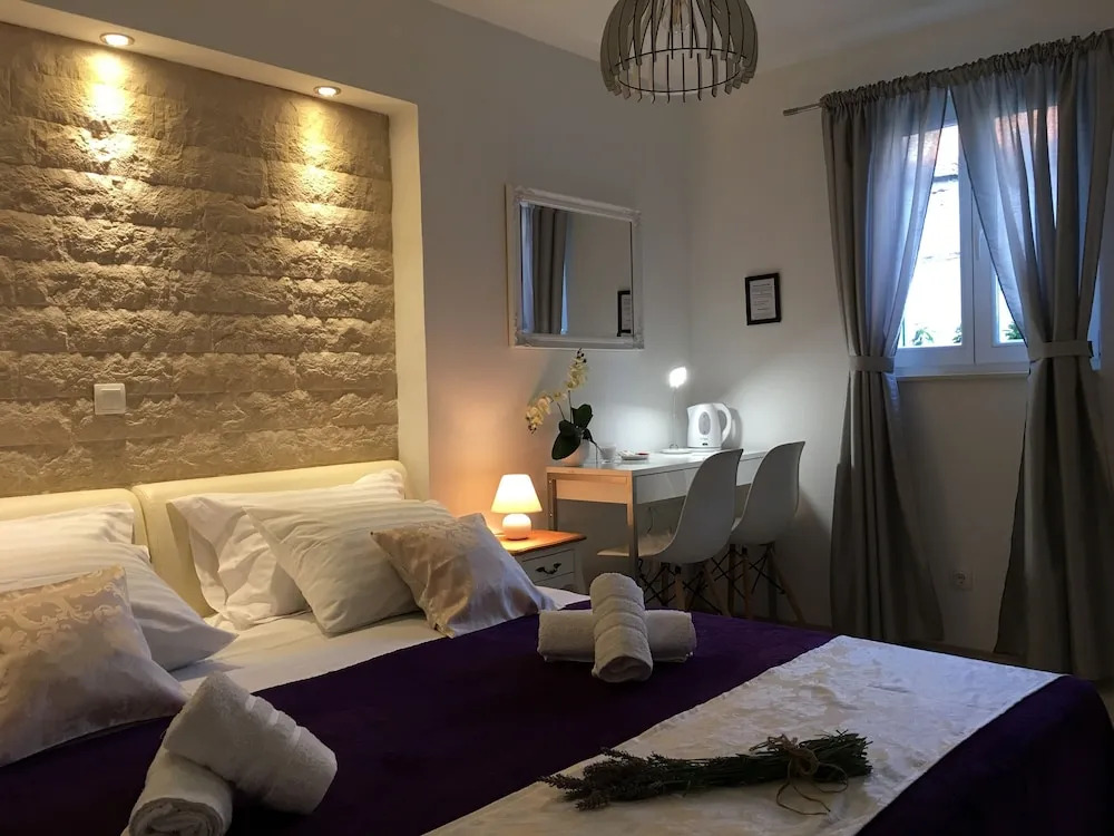 Rooms and apartments Paese