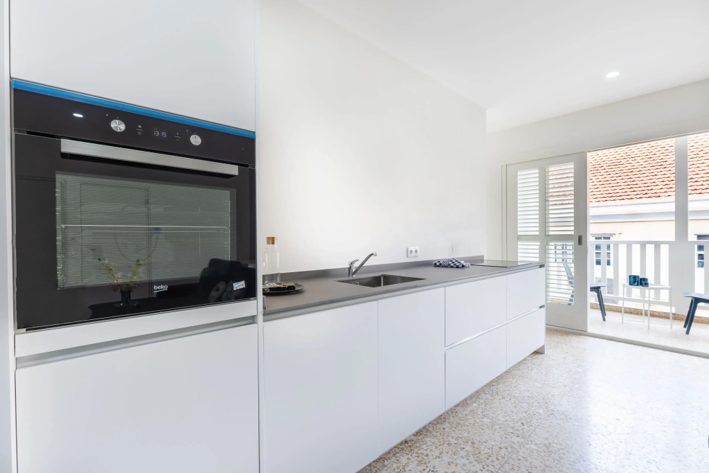 Restored 2Br Monumental Townhouse W/ Stylish Interior Design & Large Balcony