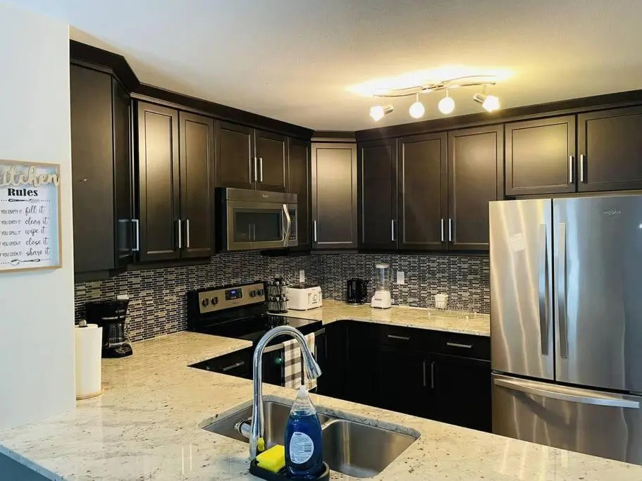 Charming 3BR Detached House in Stonebridge