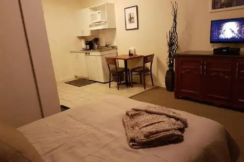 Cozy Little Studio by Amazing Property Rentals