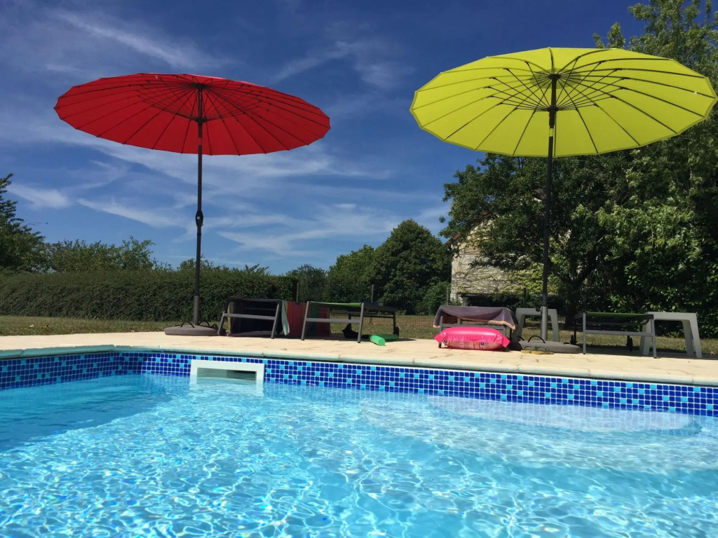 Cosy Holiday Home In Montrichard With Shared Pool