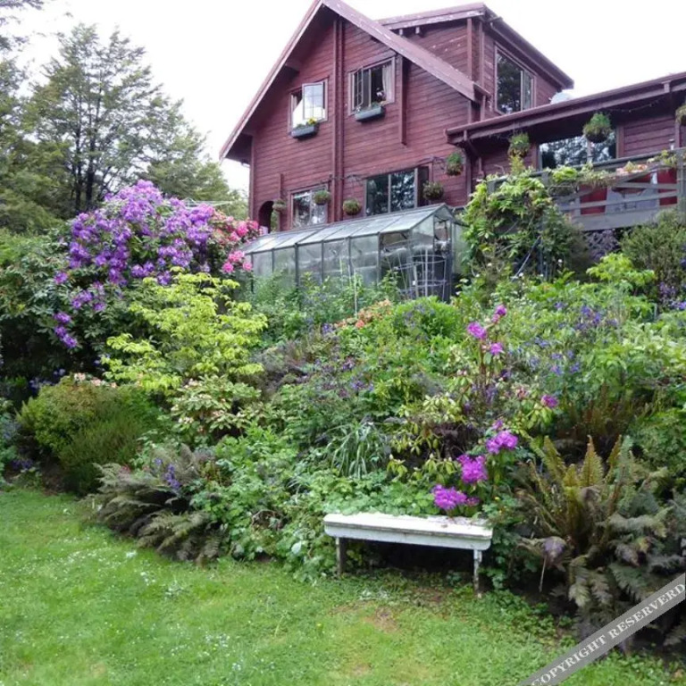 St Arnaud House