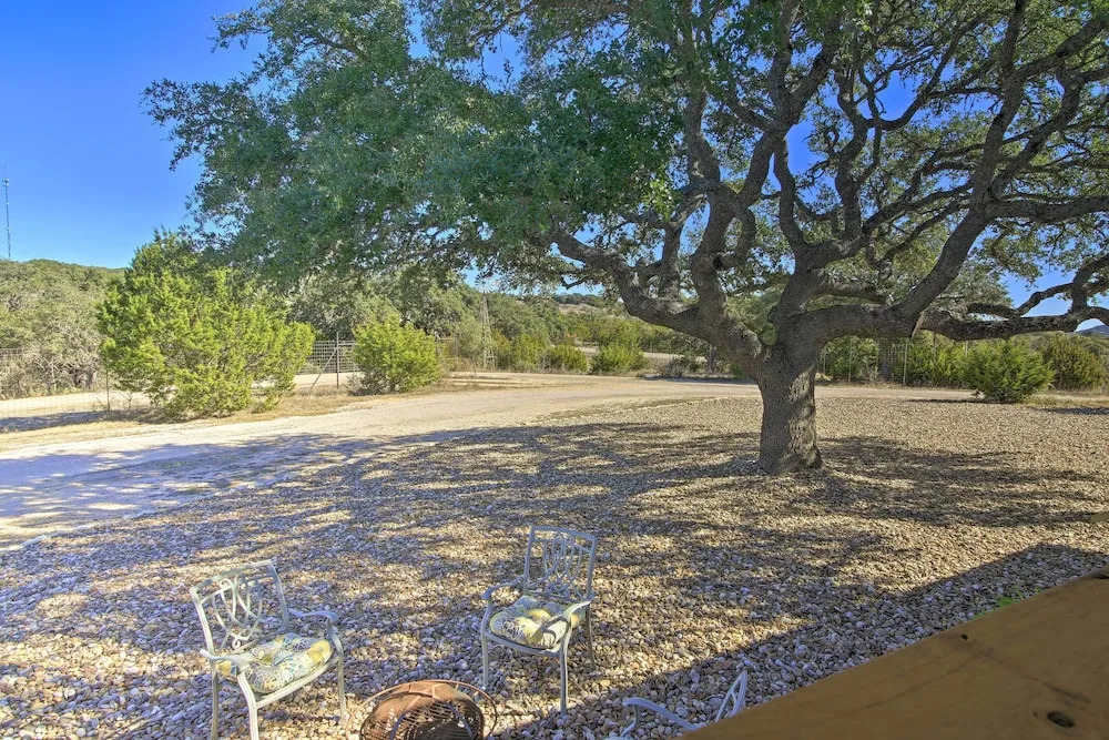 Updated Cabin w/ Fire Pit - 1 Mile From Downtown!