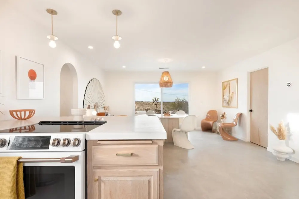 Terracasa - Hot Tub, Fire Pit, Outdoor Shower & Endless Views 2 Bedroom Home by RedAwning