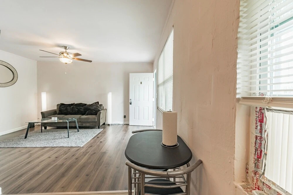 Modern Apartment Near Beautiful Historic Macon 2 Bedroom Apts by Redawning