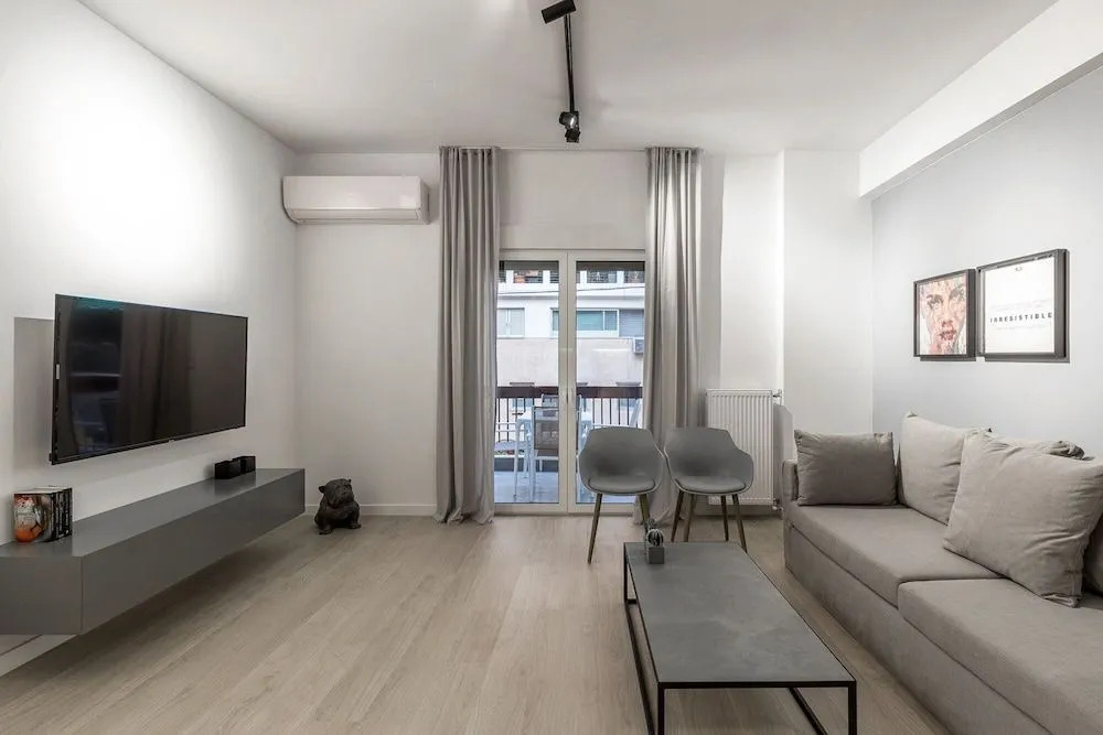 Pangrati Grove Apartment