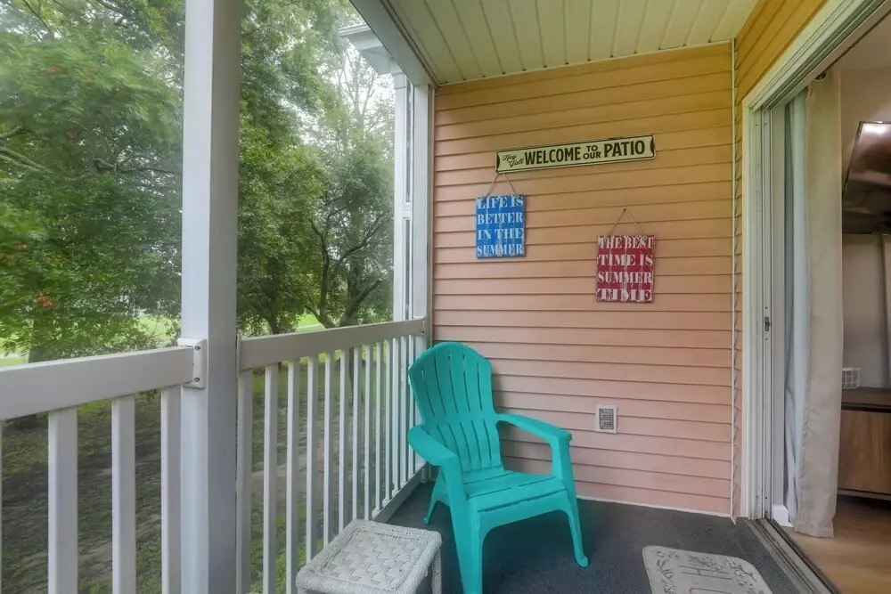 'southern Charm' Condo w/ Pool ~ 4 Mi to Broadway!