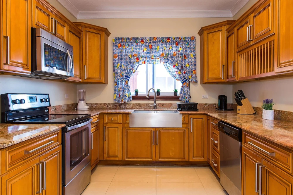 Kingston Luxury Family Retreat