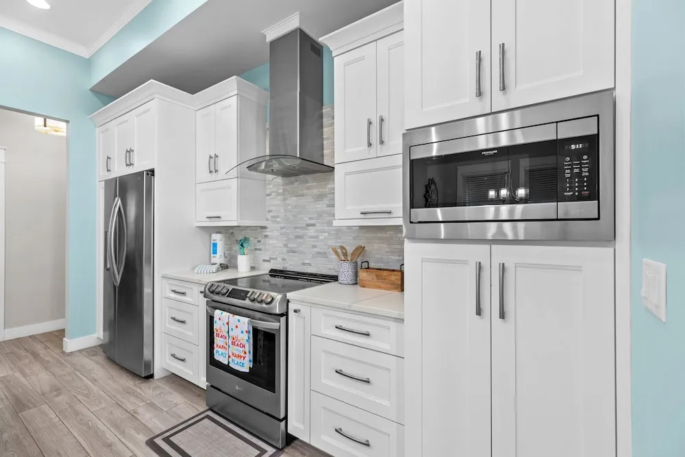 Anchors Aweigh 3 Bedroom Cottage by RedAwning
