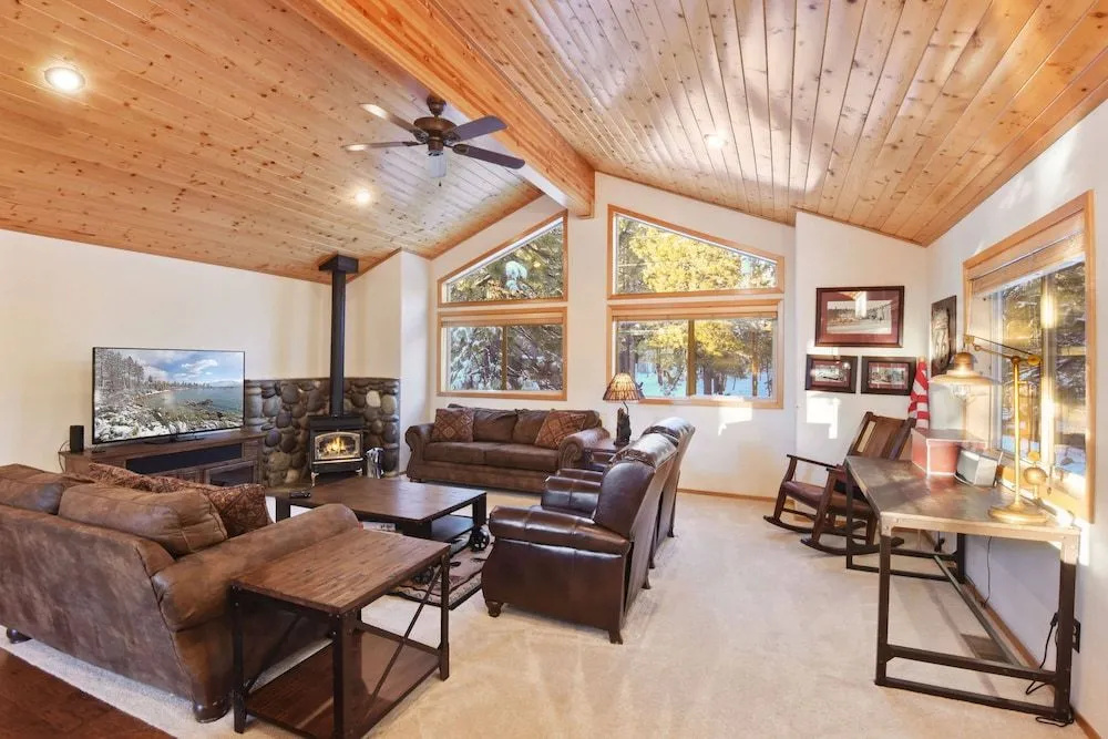 Quaking Cabin Gas BBQ & Amenities Access!