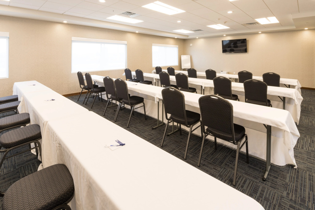 Holiday Inn Express & Suites Auburn by IHG