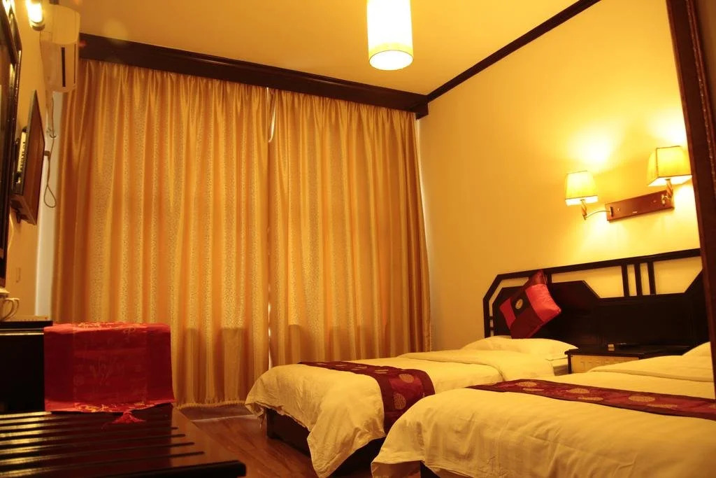 Hotel Explorer