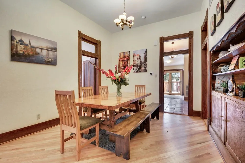 7BR 4BA Unique House and Cottage South Congress Austin by RedAwning