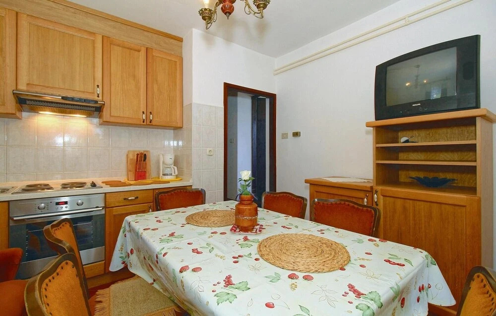 Awesome Apartment in Porec With 2 Bedrooms