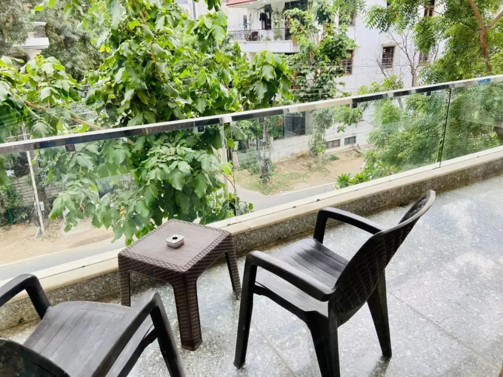 BluO 1BHK - DLF CyberCity, MG Road - Balcony, Lift