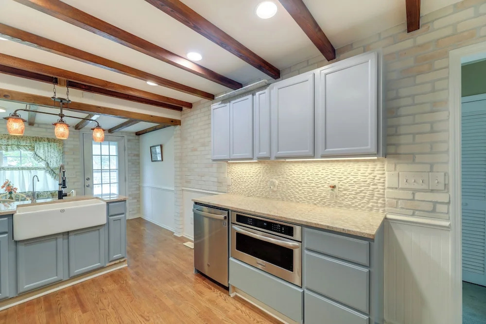 Charming New Bern Cottage w/ Grill & Fire Pit!