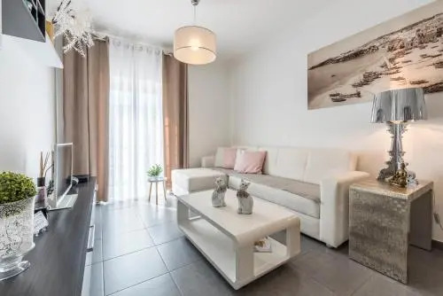Albufeira Beach Apartment-Medical Assistance-Garage
