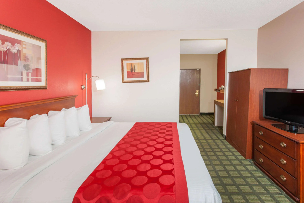 Baymont by Wyndham Decatur IL North