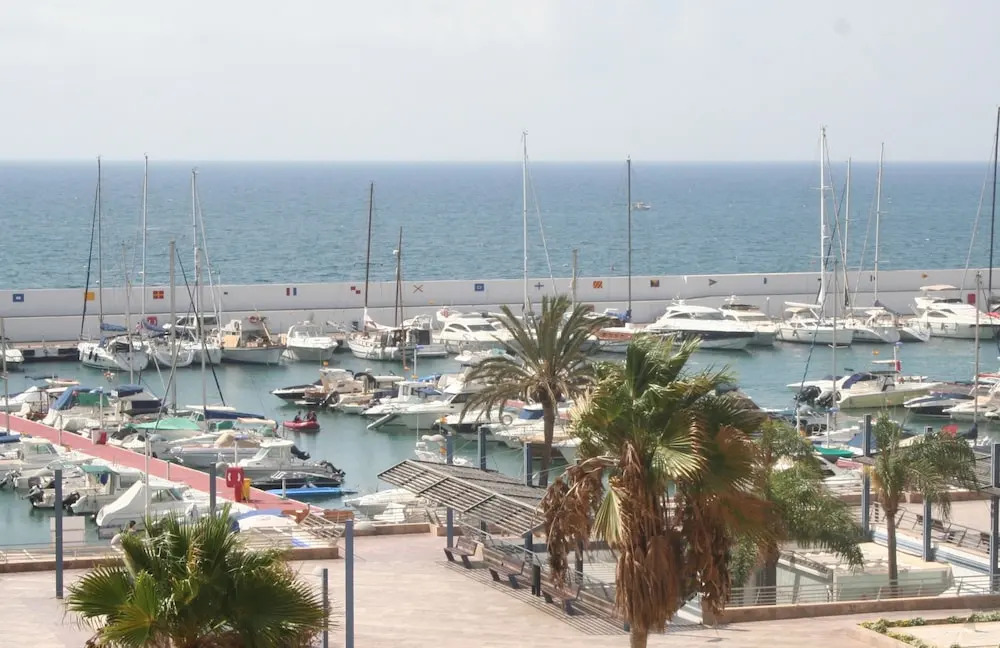 Valdecantos Beachfront Apartments