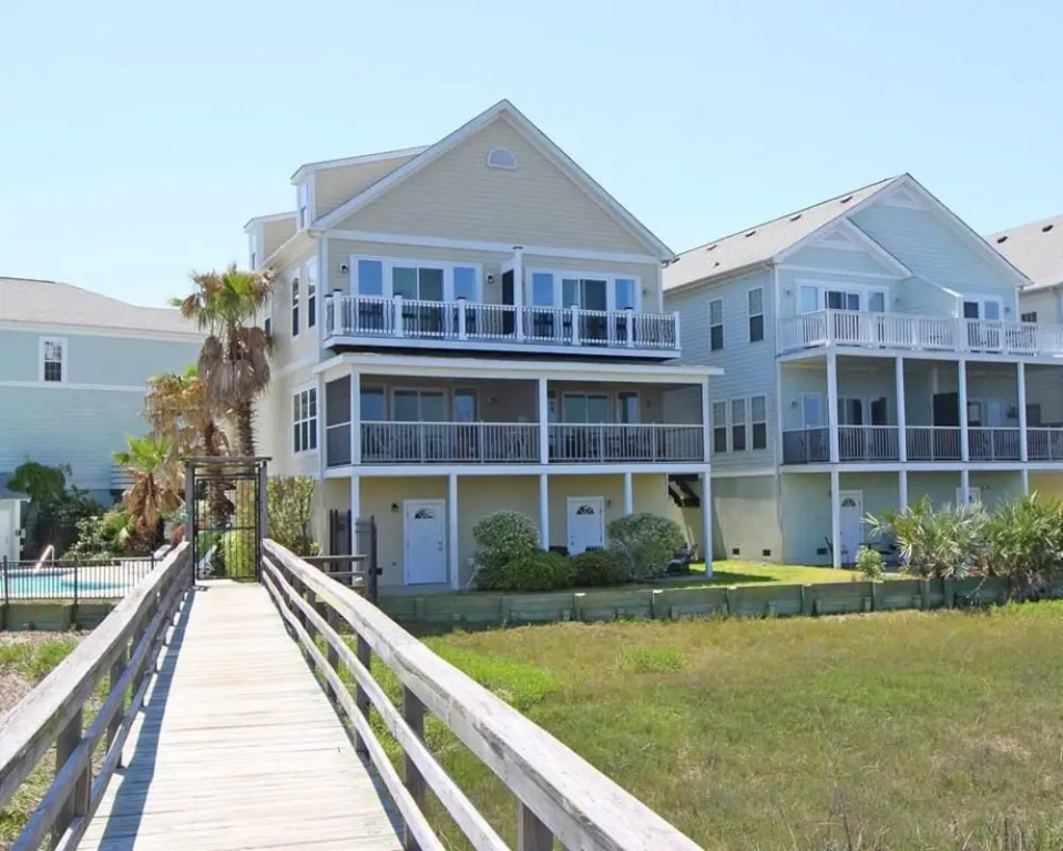 124 Waters Edge
