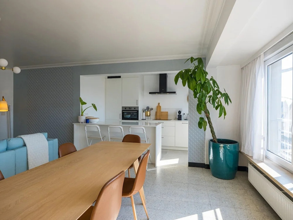 Apartment With 3 Bedrooms Near the sea
