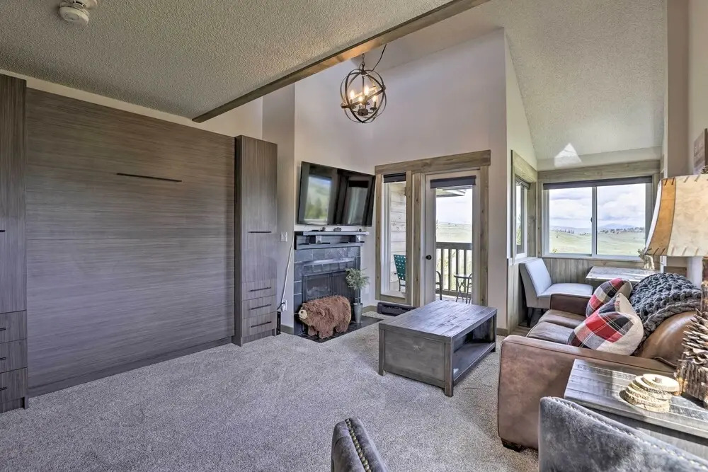 Updated Studio Loft in Granby: Epic Mountain Views