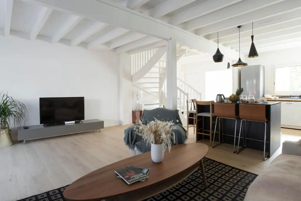 Calypso, Beautiful City House in Quiet Area, Close To Center.