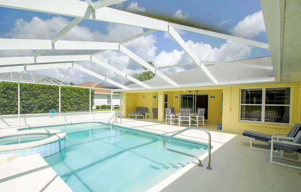 Beautiful & Sunny Pool With Golf View 4 Bedroom Home by RedAwning