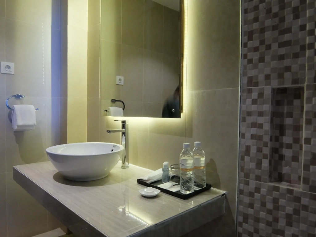 Nevada Ketapang Hotel