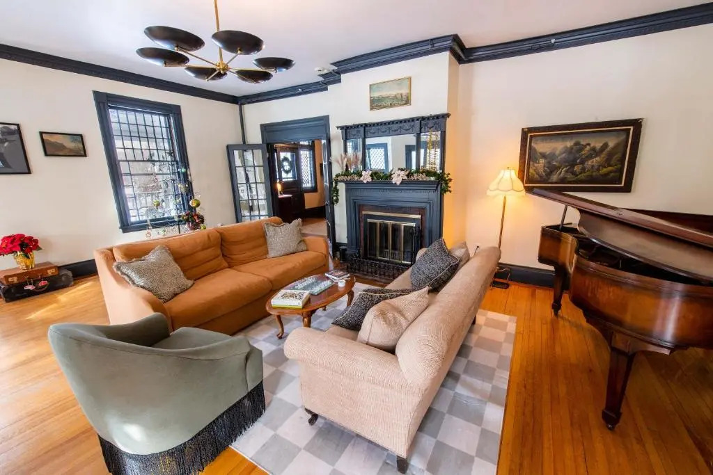 Hideaway Inn Lenox