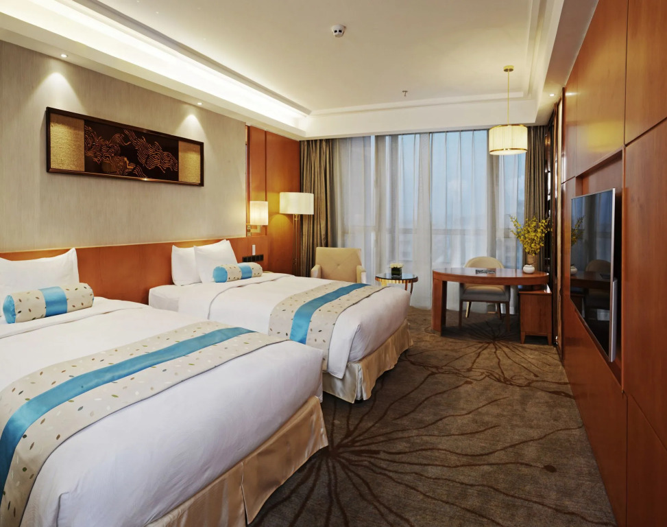 Menshine Gloria Plaza Hotel