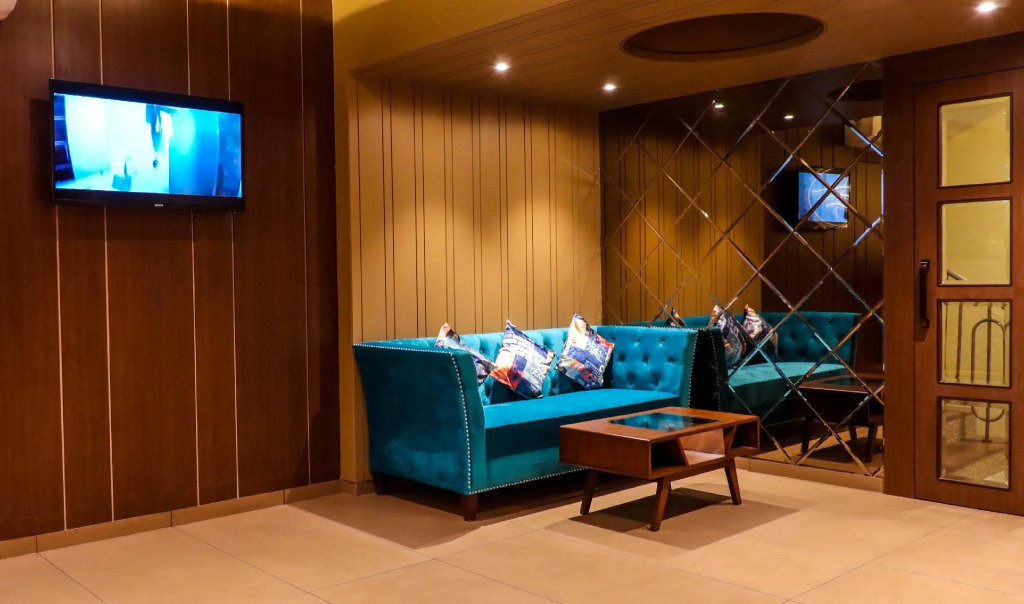 Rudra Shelter Business Hotel